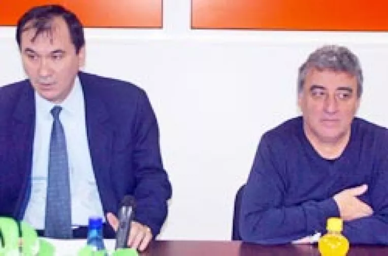 Democratii acuza pesedistii ca le cumpara electoratul