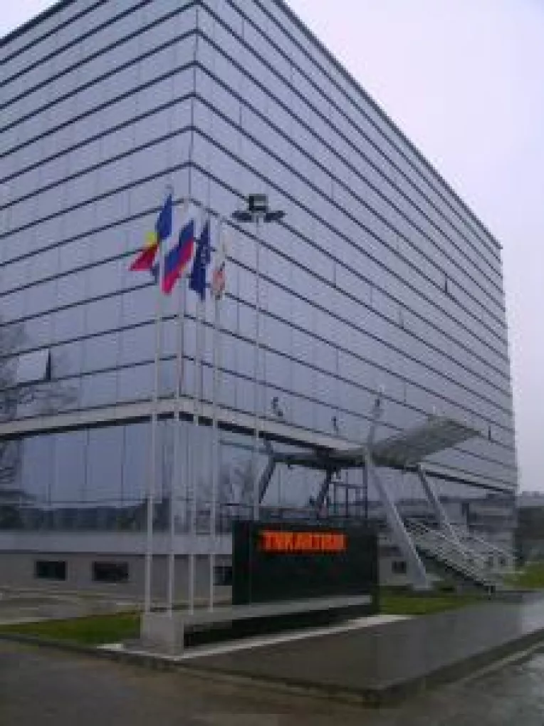 Disponibilizatii de la TMK-Artrom  vor da societatea in judecata