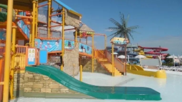 Divertiland Water Park, cel mai mare parc acvatic din Romania, si-a redeschis portile