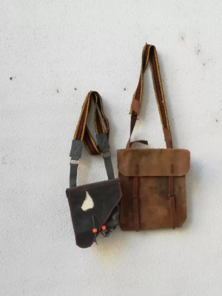 Dorian Emil Petrescu: Totul este cusut manual, iar finisajele se fac cu ceara de albine!