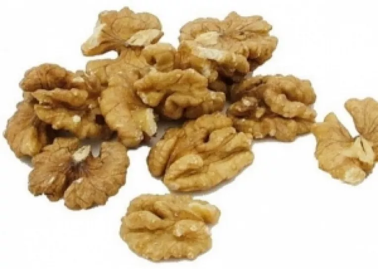 Efectul nucilor: La femei reduc riscul de diabet, iar la barbati imbunatatesc calitatea spermei 