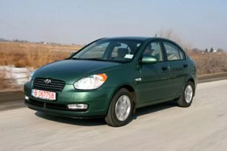 Hyundai pune Accent pe familie