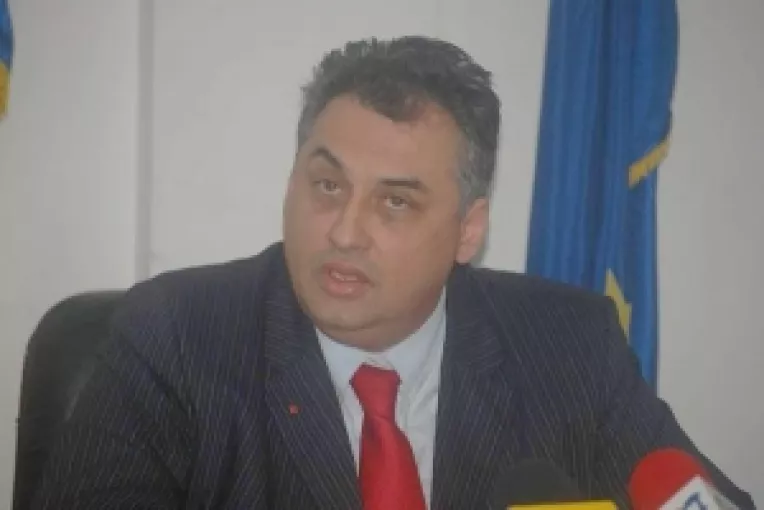 Inca o runda de scandal la Mangalia
Tusac spune ca Iorgus s-a reinscris in PNTCD