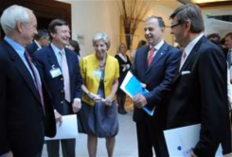 Mircea Geoana relanseaza sucursala ASPEN din Romania