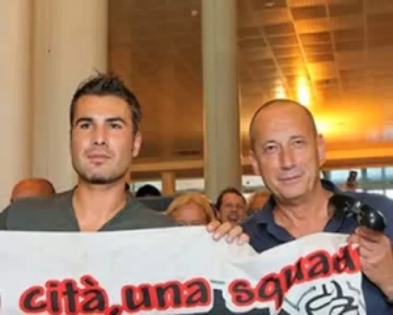 Mutu a semnat pentru doua sezoane cu echipa de pe insula Corsica