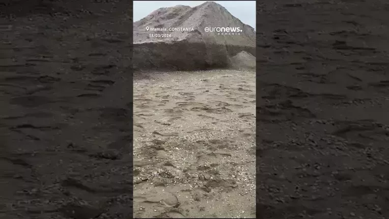 Plaja din Mamaia, puternic afectata de furtunile din sezonul rece