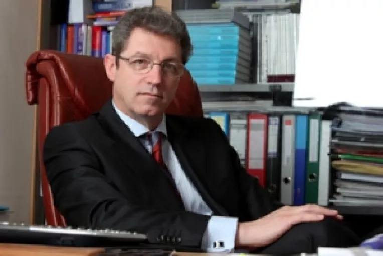 Prof.dr Adrian Streinu-Cercel: Antibioticele nu mai fac fata la bolile cu transmitere sexuala si SIDA