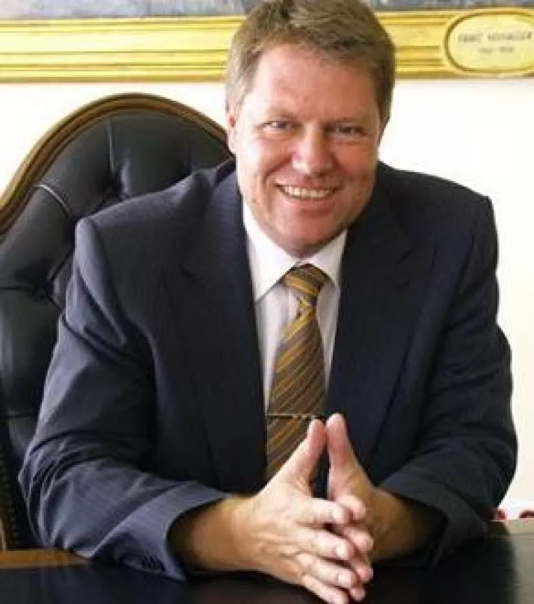 Sondaj pe internet: 64% dintre romani il prefera pe Iohannis premier