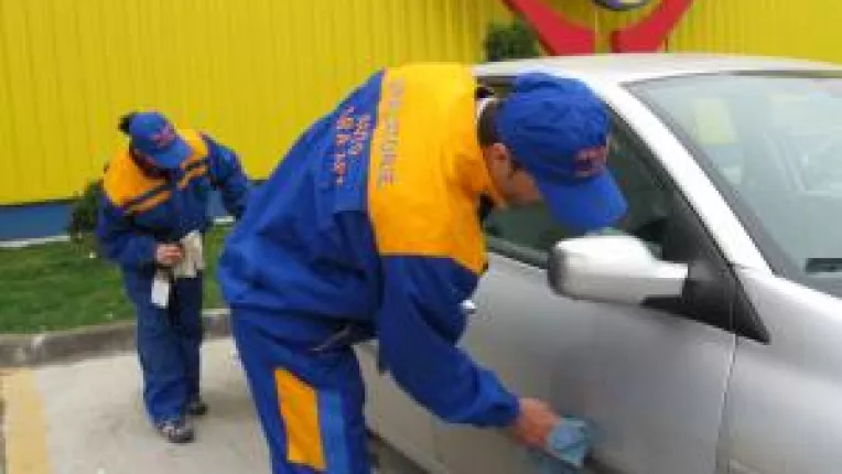 Spalatoria fara apa, o afacere  pe timp de criza