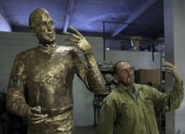 Statuia din bronz a lui Steve Jobs de la Budapesta