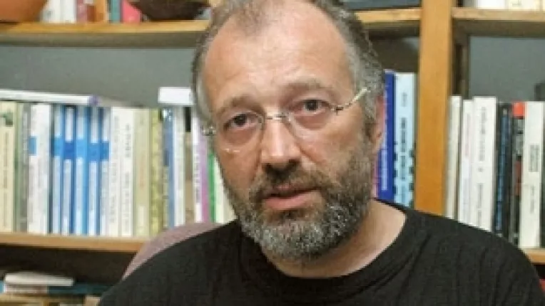 Stelian Tanase: "Intelectualii din PD-L stramba din nas. Familia Prigoana face afaceri cu gunoi"