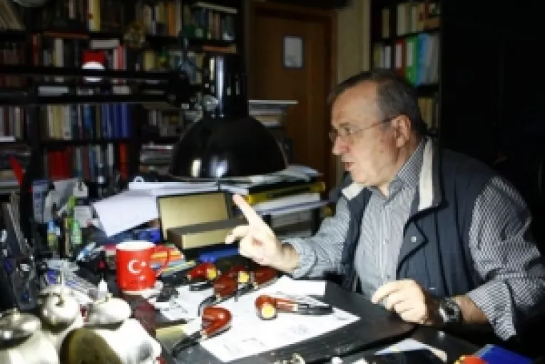 Un interviu exceptional cu ION CRISTOIU, scriitorul obligat sa traiasca viata de jurnalist (4)