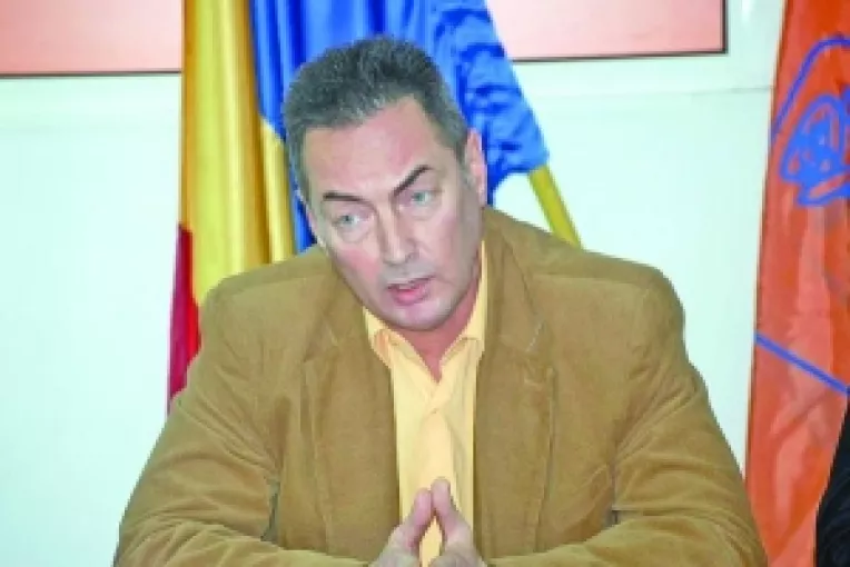 Uniunea Europeana, pesimista in privinta prezentei la vot din 7 iulie. Adrian Manole a avut nevoie de 6 luni de acomodare in P.E.