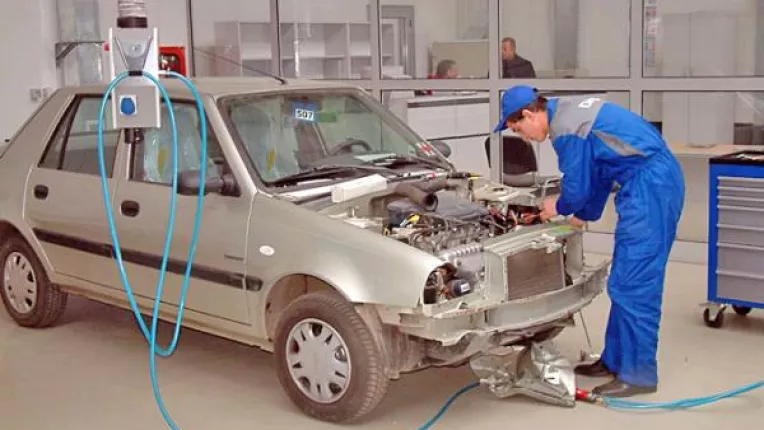 Uzinele Dacia si-au reinceput activitatea