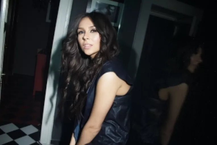 Yanka revine cu un nou single si videoclip pentru Tell Me Lies